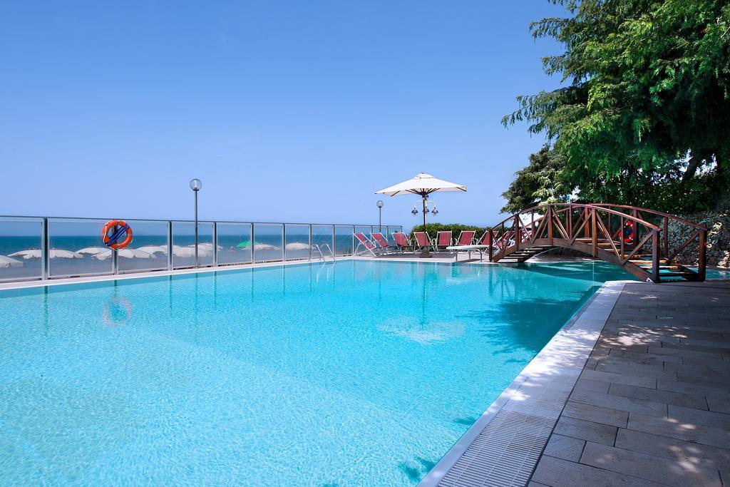 Hotel I Ginepri Marina di Castagneto Carducci Exteriör bild