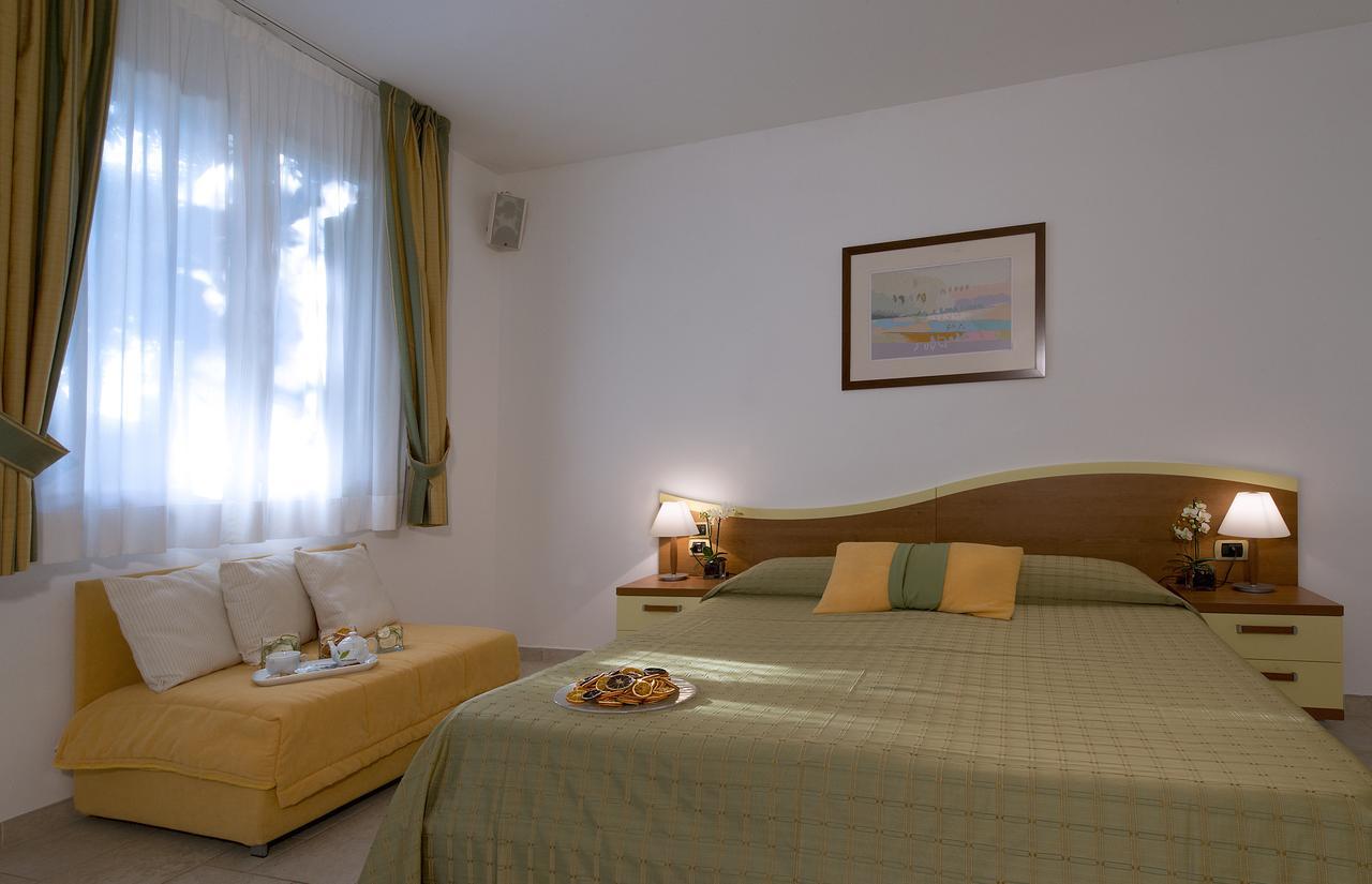 Hotel I Ginepri Marina di Castagneto Carducci Exteriör bild